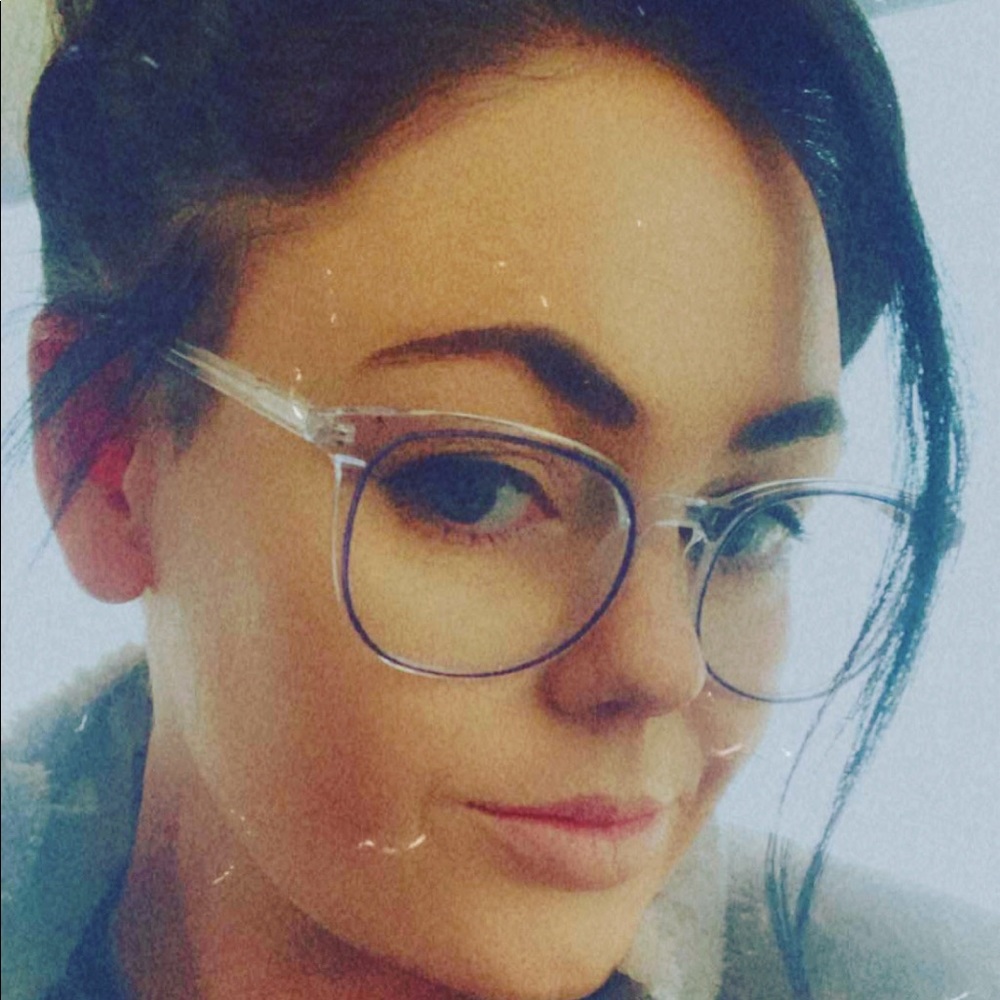 Meet your Posher, Liz